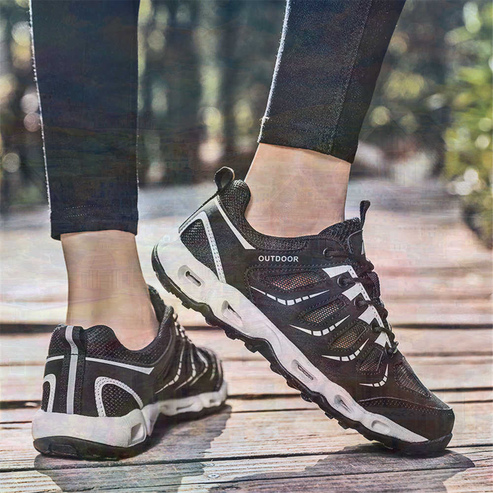 Sumer Round Tip Silver Sneaker - Tech Girl Accessories บทวิจารณ์และราคา